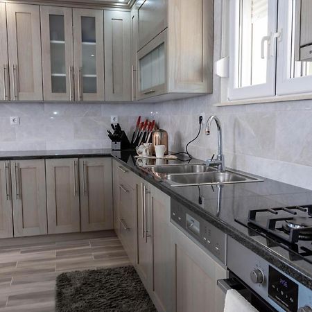 Apartmani Sandra Kaštela Zewnętrze zdjęcie