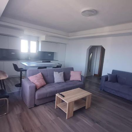 Apartmani Sandra Kaštela Zewnętrze zdjęcie